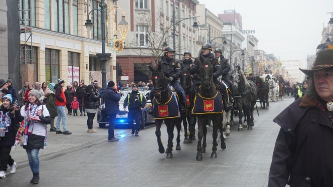 Wielka Szarża w centrum Łodzi. Oddziały konne przeszły przez Piotrkowską