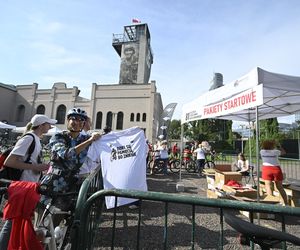 Biało-czerwonym peletonem rowerzyści uczcili Powstanie Warszawskie 