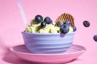 Męczą Cię upały? Zrób sobie domowe lody z kilku składników