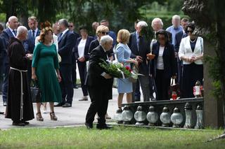 Kaczyński złożył kwiaty na grobie Kornela Morawieckiego 