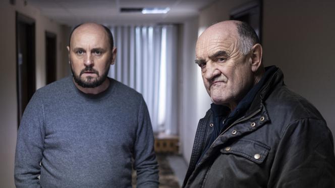 Kod genetyczny odc. 2. Tomasz Skowroński (Adam Woronowicz), Franek (Joachim Lamża)