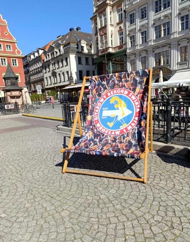 Gitarowy Rekord Świata 2024 we Wrocławiu rozpoczęty! Tak od samego rana wygląda teraz Rynek 