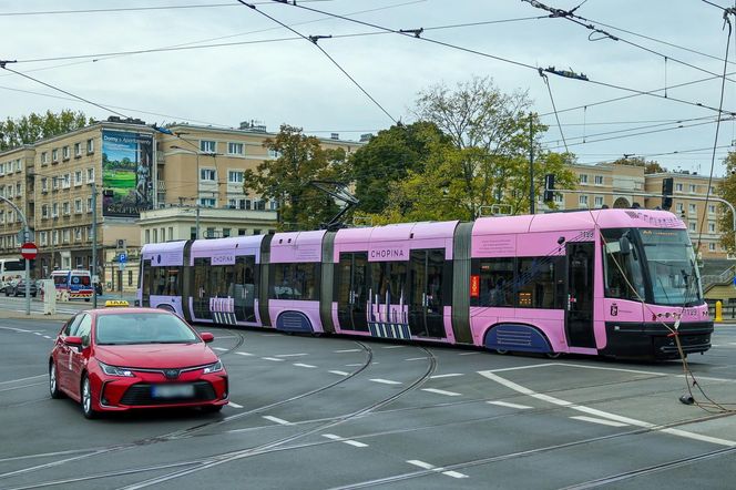 Chopinowski tramwaj i pociąg metra w Warszawie