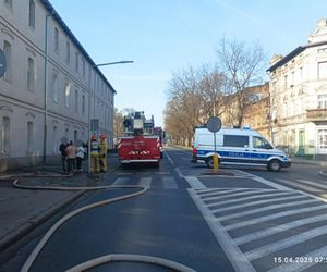  Inowrocław. Śmiertelny pożar przy ul. Toruńskiej. 7 innych osób ewakuowali strażacy [ZDJĘCIA].