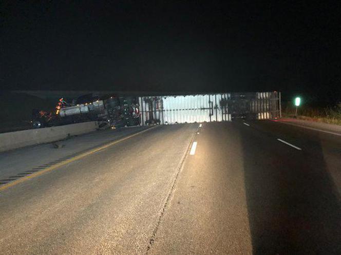Wielki bałagan na autostradzie. Ciężarówka wiozła ponad 20 ton Nutelli