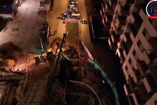 Ziemia zapadła się na budowanej stacji metra w Warszawie. Mieszkańcy bez wody i prądu