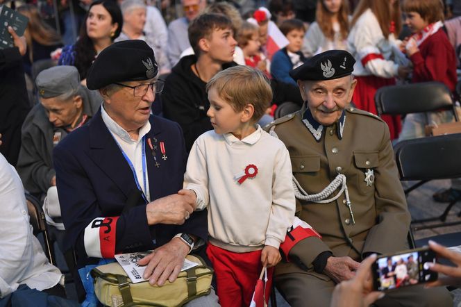 Burza w sieci po koncercie dla powstańców. Widzowie podzieleni: "Bez niego to nie to"