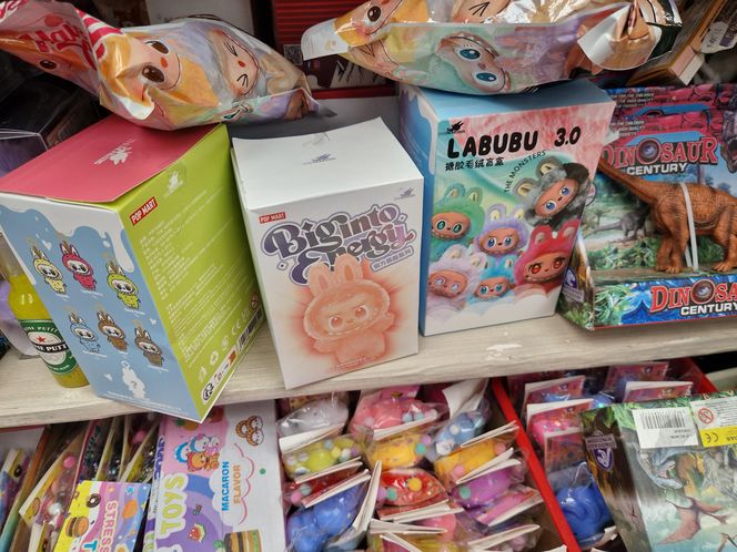 Dzieci błagają o Labubu. Rodzice płaczą przy kasie – ile kosztuje wakacyjny hit?