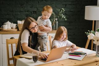 1900 zł miesięcznie dla rodziców? To możliwe dzięki programowi Aktywny Rodzic