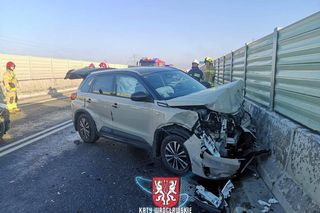 Strażacy chcieli pomóc przy wypadku. Wtedy w jednego z nich wjechał samochód