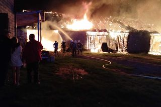 Ogromna tragedia w Irządzach. Bydło spłonęło żywcem, łunę ognia widać było z daleka