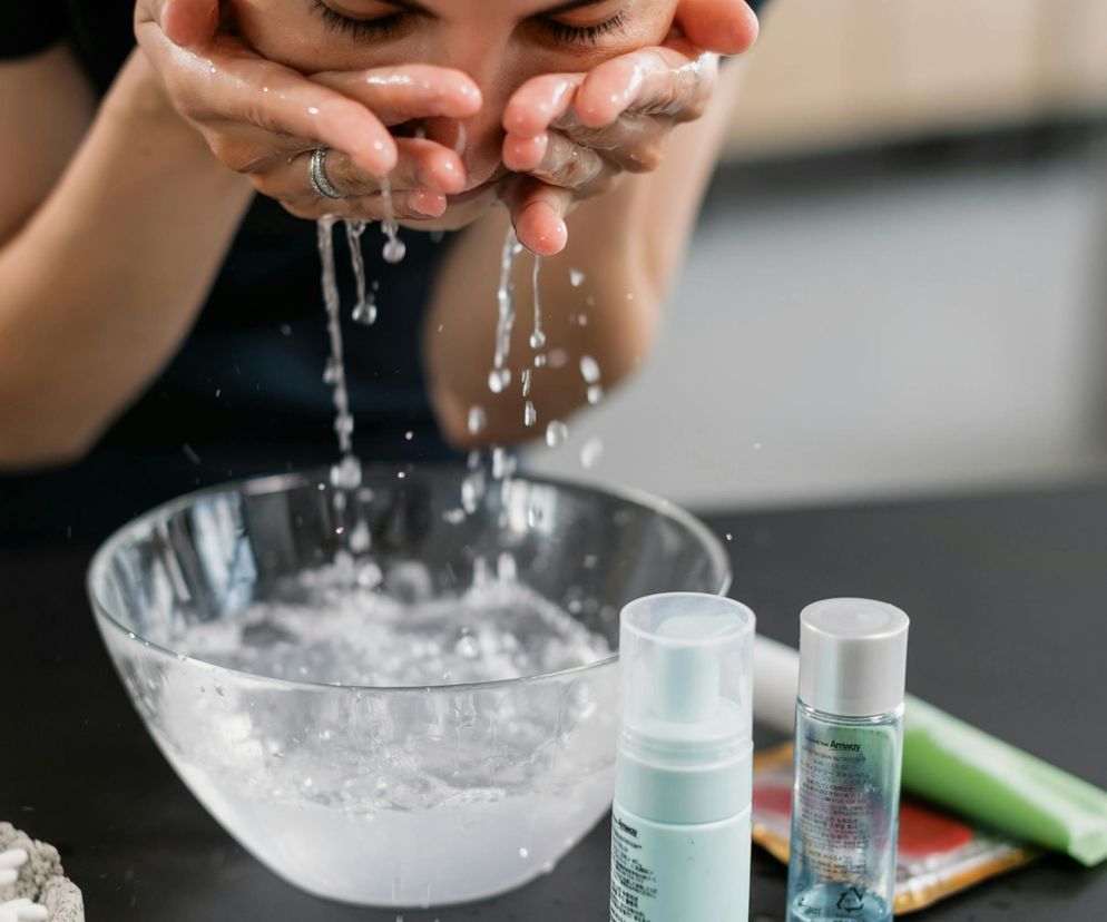 Pierwsza zasada skutecznej pielęgnacji? Nawilżenie. Zobacz, gdzie go szukać