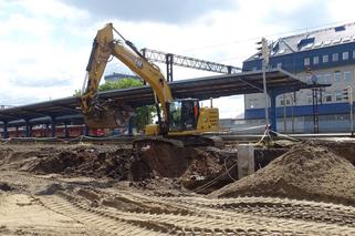 Stacja Olsztyn Główny. Postępują prace przy tunelu i torach [ZDJĘCIA]