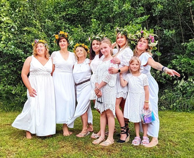 Wyjątkowe „Morsowe Wianki” ekipy "Mors Może Więcej" nad zalewem w Wąchocku. Było magicznie