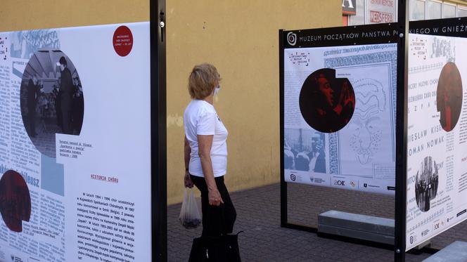 „Szpaki” na gnieźnieńskim Deptaku 