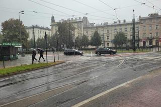 Niż genueński nad Polską. Kraków skąpany w deszczu