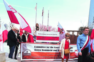 Ten pomnik musi tu zostać na wieki!