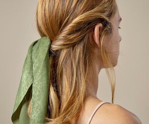 Idealne fryzury na romantyczną randkę. Zobacz, jak je zrobić