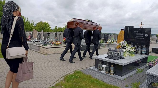 Pogrzeb pana Mikołaja z Siedlec. Do końca szukał rodziny dla 9-letniego syna. "Spełniłem swoje marzenie"