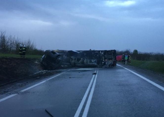 WYPADEK:  Tragedia na krajowej 77-ce! Spłonęła cysterna!
