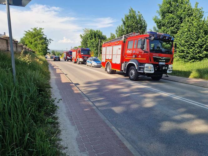   Groźny wypadek w Pawłowie. Dwoje dzieci i kierowca "Malucha" w szpitalu