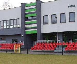 Nowy obiekt sportowy w Piekarach Śląskich oficjalnie otwarty. Czarni Kozłowa Góra mają gdzie trenować!