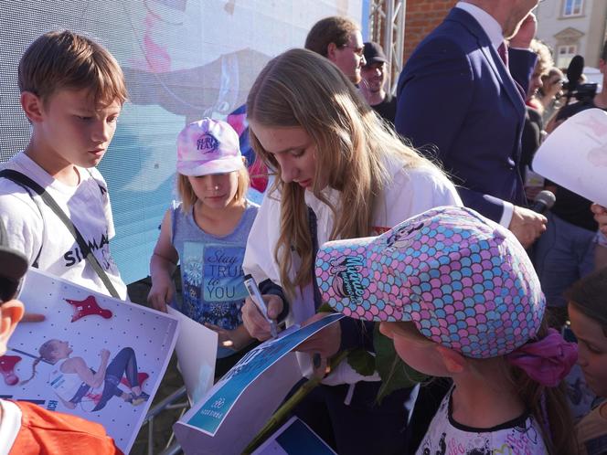 Tak mieszkańcy Tarnowa powitali Aleksandrę Kałucką, brązową medalistkę Igrzysk Olimpijskich w Paryżu!