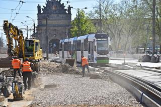 Postępują prace na placu Zwycięstwa w Szczecinie. Czy to koniec paraliżu w centrum miasta?