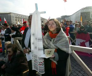 Tak wyglądał pogrzeb Jana Pawła II w Watykanie