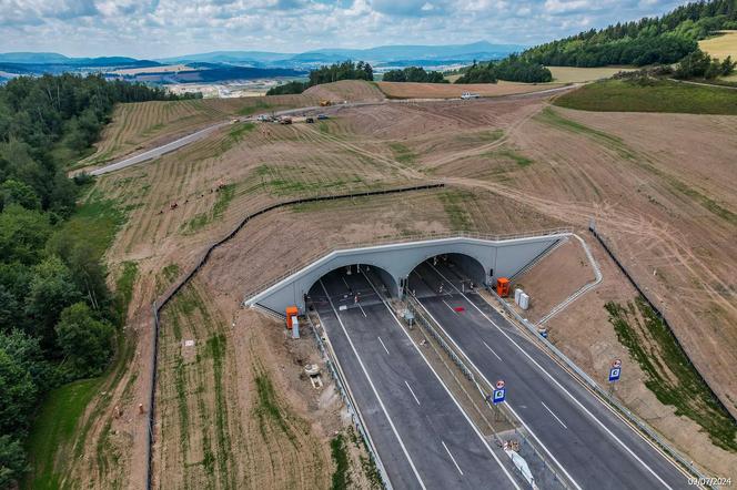 Odcinek Bolków – Kamienna Góra liczy w sumie nieco ponad 16 kilometrów długości. W dłuższym tunelu będzie odcinkowy pomiar prędkości