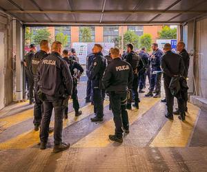 Polscy policjanci jadą pilnować porządku we Francji! Mowa jest o milionach ludzi