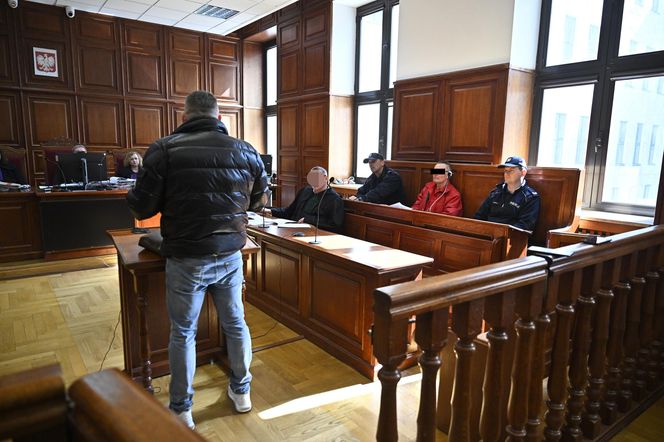 Proces w sprawie zabójstwa niemieckich emerytów. Sędzia do oskarżonego, który się nie przyznaje, ale ma dużo do powiedzenia: "Brzmi to tak, jakby pan tam był"