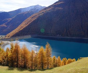 Na szlakach, wśród jezior i pod gwiazdami – kojąca natura Południowego Tyrolu