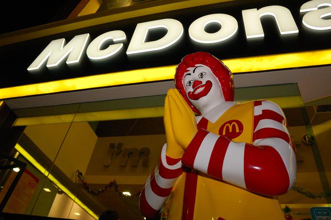 Brakuje rąk do pracy, McDonald’s kusi kandydatów darmowym zakwaterowaniem   