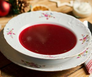 Barszcz czerwony czysty: potrawy wigilijne [WIDEO]