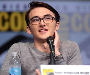 Zagrał Brana Starka w Grze o tron. Porzucił aktorstwo i niedawno wziął ślub. Nie do wiary, jak dziś wygląda!