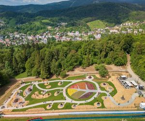 Nowa atrakcja turystyczna w Małopolsce już przyciąga turystów. Klimat retro czuć z daleka 