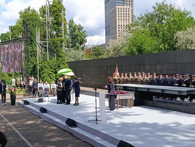 81. rocznica Powstania Warszawskiego. Prezydent Duda wręczył odznaczenia powstańcom