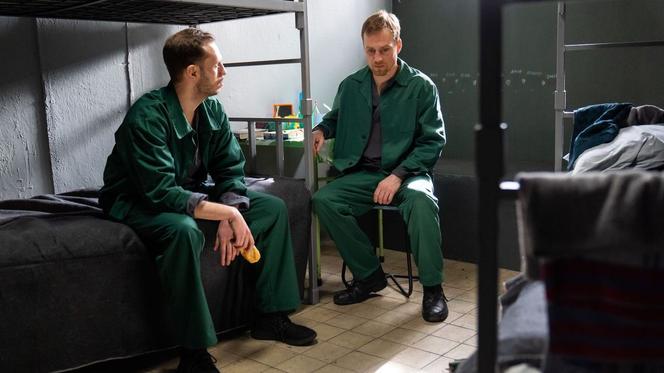 Na dobre i na złe odc. 845. Michał Wilczewski (Mateusz Janicki), więzień "Banan"