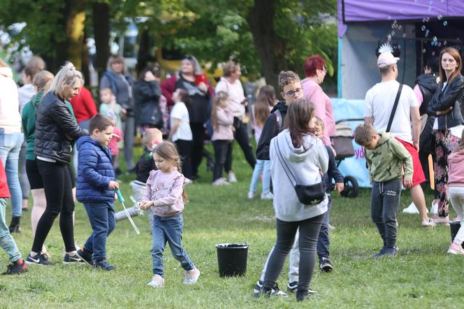 Festiwal kolorów na stadionie Walki Zabrze ZDJĘCIA