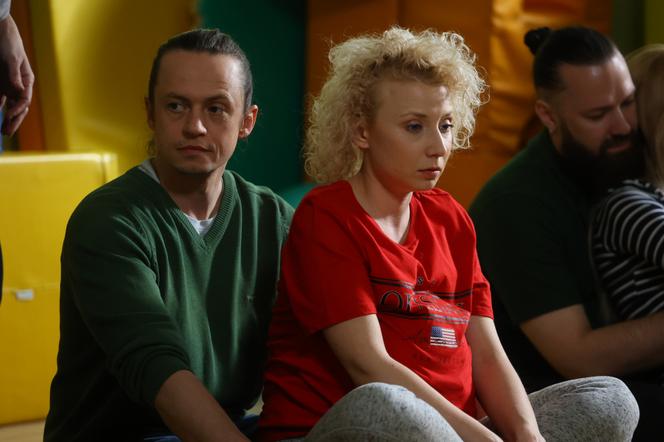 Na Wspólnej odc. 3461. Beata (Katarzyna Ptasińska), Emil (Piotr Ligienza)
