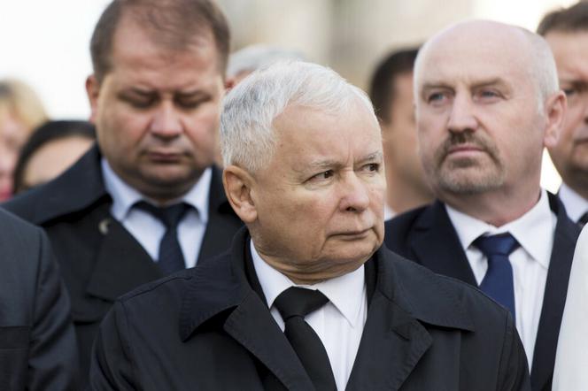 Kierowca Kaczyńskiego to milioner 