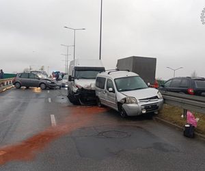 Częstochowa: 15 kolizji drogowych w niespełna 3 godziny. Kierowcy nie radzą sobie z warunkami na drodze