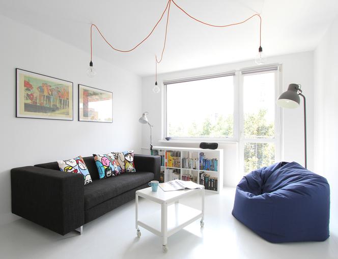 Małe mieszkanie i stare meble, czyli niebanalne wnętrze w klimacie artystycznego retro