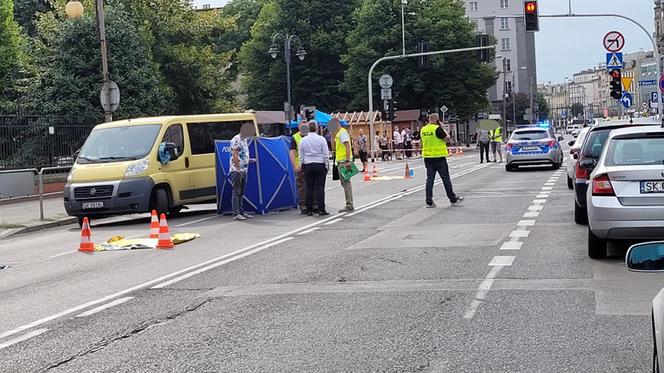 Grób 19-letniej Basi ze Świętochłowic. Kobieta została potrącona przez autobus w Katowicach