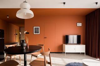 40-metrowe, industrialne mieszkanie w starej fabryce