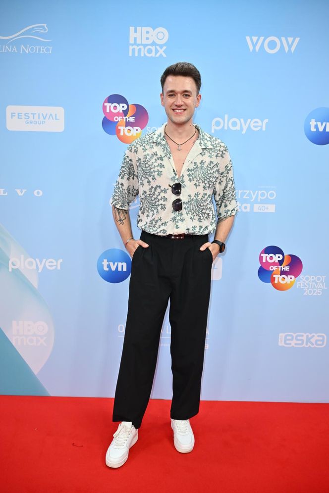 Krzan pokazała majtki, a Krupińska wyglądała jak syrenka. Tłum gwiazd na Top of the Top Sopot Festival 2025