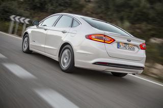 Ford Mondeo Hybrid 2015