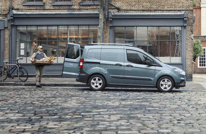 Ford Transit Courier lifting 2018