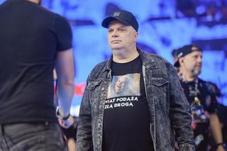 Krzysztof Skiba promuje książkę z młodą żonką. Napisał Kobiety są naiwne